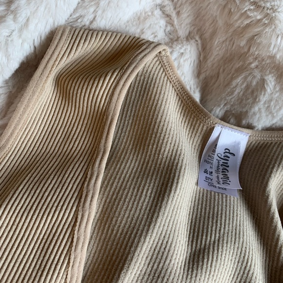 Dynamic Ribbed crop top - Picture 3 of 7